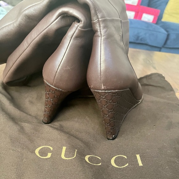 Gucci brown leather tall boot wedges with GG logo - Picture 7 of 10